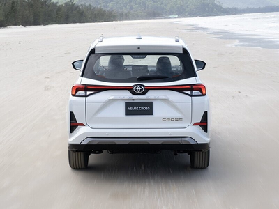 Toyota Veloz cross CVT (nhập Indo)
