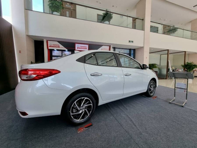 Toyota Vios 1.5E CVT (3 túi khí)