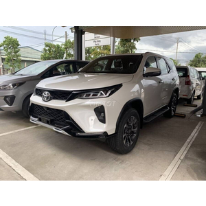 Toyota Fortuner Legender 2.8 AT Máy Dầu 4x4