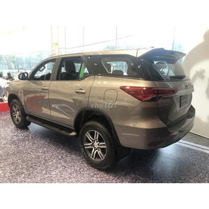 Toyota Fortuner 2.7 AT Xăng 4x2