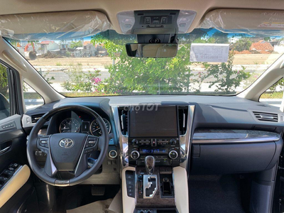 Toyota Alphard Luxury