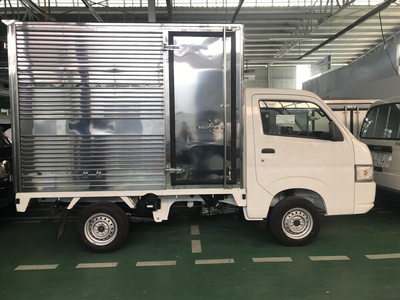 Suzuki Carry Pro mới 2023 thùng kín 705kg