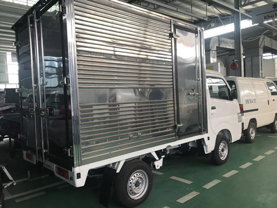 Suzuki Carry Pro mới 2025 thùng kín 705kg