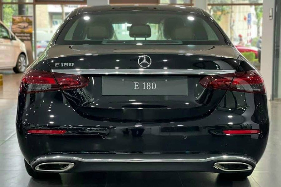Mercedes-Benz E180