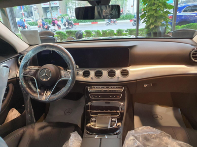 Mercedes-Benz E180