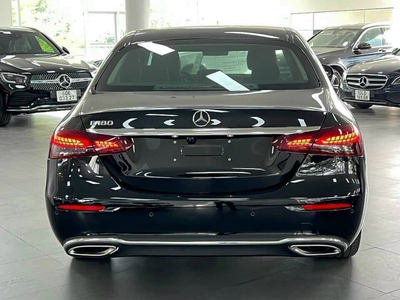 Mercedes-Benz E180