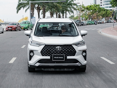 Toyota Veloz Cross CVT