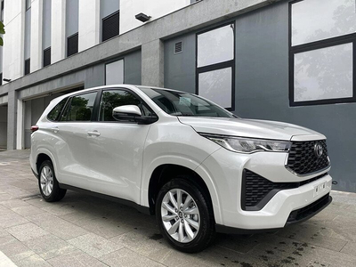 Toyota Innova Cross 2.0V