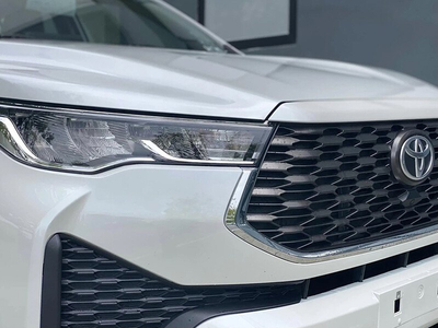 Toyota Innova Cross 2.0V