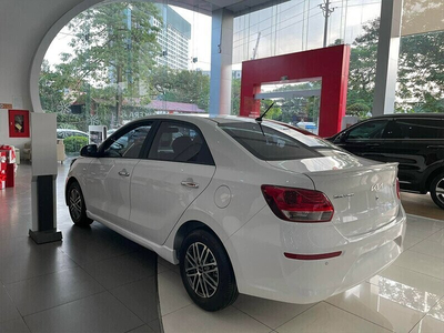 KIA Soluto AT Luxury