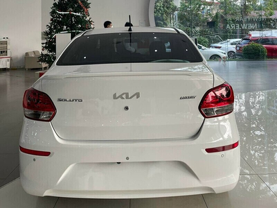 KIA Soluto AT Deluxe