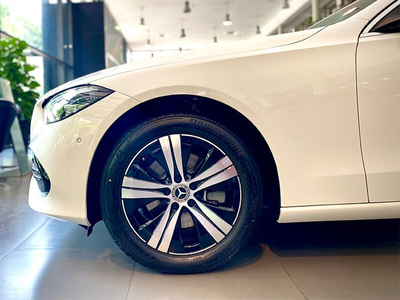 MERCEDES-BENZ C200 Avantgarde Plus - ALL NEW 2023