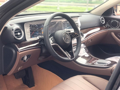 MERCEDES-BENZ E200 Exclusive ( FACELIFT)