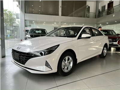 Hyundai Elantra 1.6 AT Tiêu Chuẩn 2024