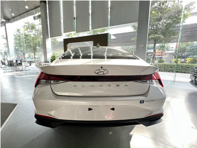 Hyundai Elantra 1.6 AT Tiêu Chuẩn 2024