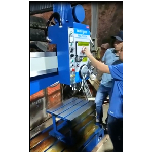 Máy Khoan cần và tazo