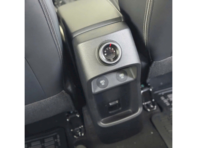 KIA Carens Clavis 1.5G Deluxe