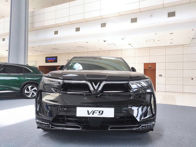 VinFast VF9 Eco