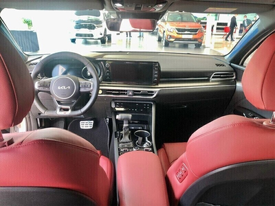 KIA K5 2.0 Luxury