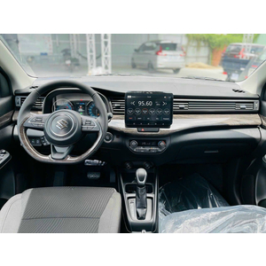 Suzuki Ertiga Hybrid AT