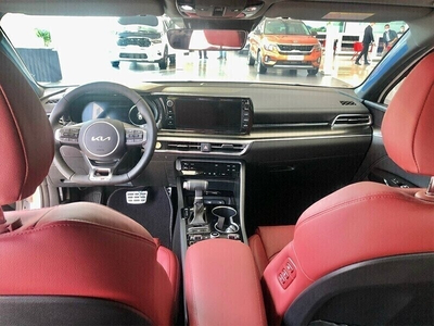 KIA K5 2.0 Luxury