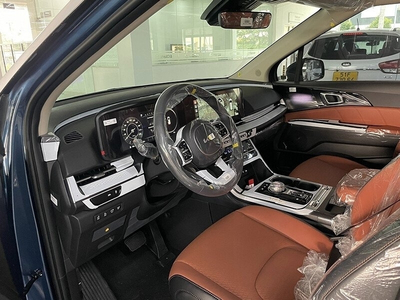 KIA Carnival 3.5G Signature 7 chỗ