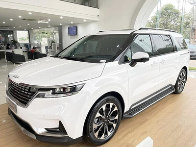 KIA Carnival 2.2D Signature 7 chỗ