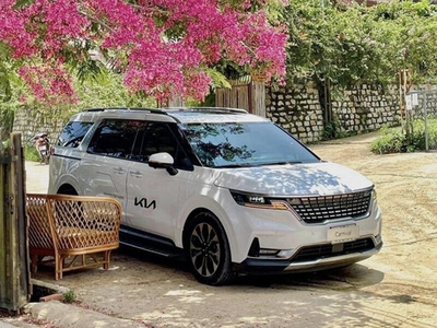 KIA Carnival 2.2D Signature 7 chỗ