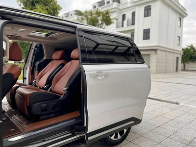 KIA Carnival 2.2D Signature 7 chỗ