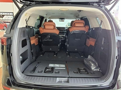 KIA Carnival 2.2D Premium 7 chỗ