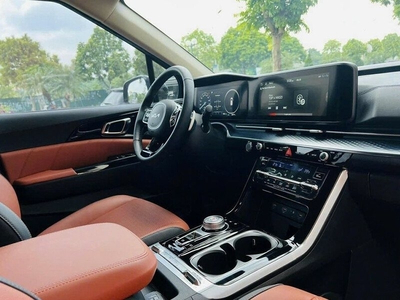 KIA Carnival 2.2D Premium 7 chỗ