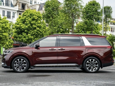KIA Carnival 2.2D Premium 8 chỗ