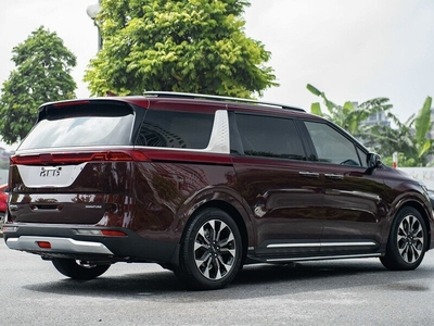 KIA Carnival 2.2D Premium 8 chỗ