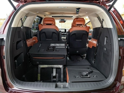 KIA Carnival 2.2D Premium 8 chỗ