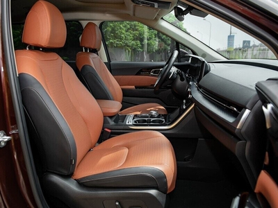 KIA Carnival 2.2D Premium 8 chỗ