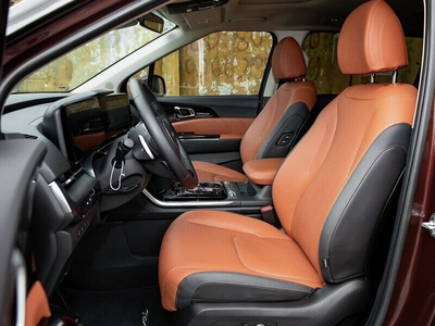 KIA Carnival 2.2D Premium 8 chỗ