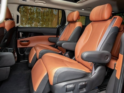 KIA Carnival 2.2D Premium 8 chỗ