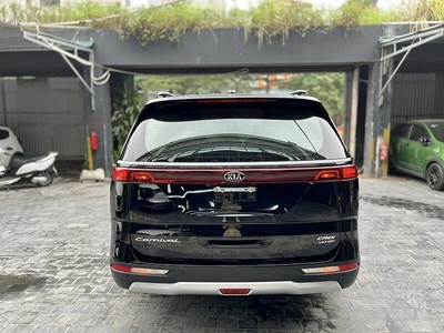 KIA Carnival 2.2D Luxury 8 chỗ