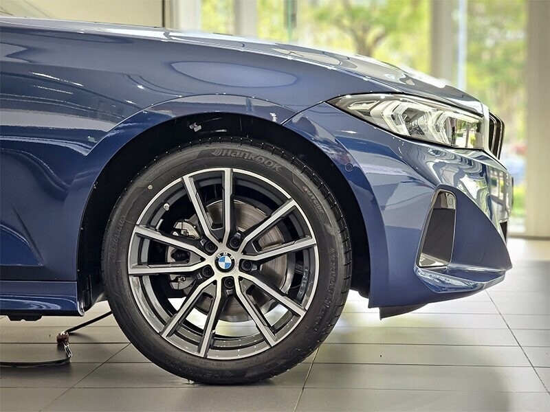 BMW 320i Sport Line