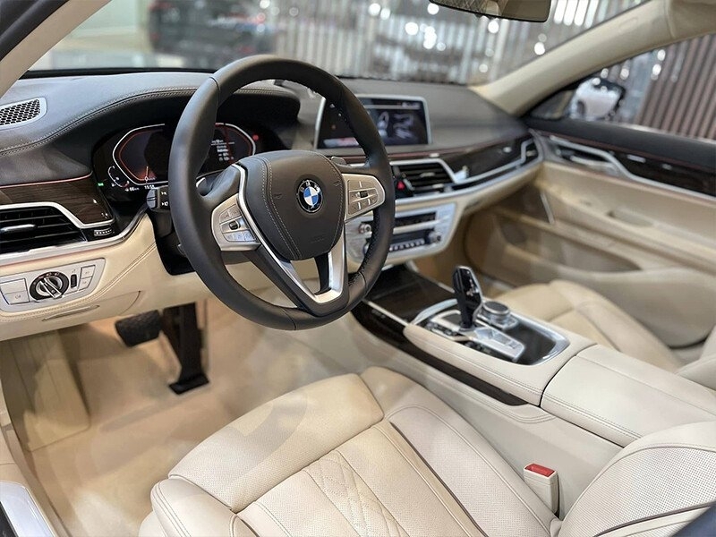 BMW 730Li Pure Excellence