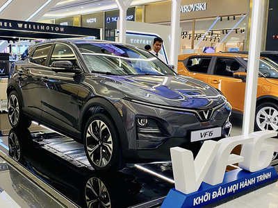 VinFast VF6 Eco 2025