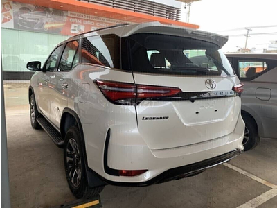 Toyota Fortuner Legender 2.8 AT Máy Dầu 4x4