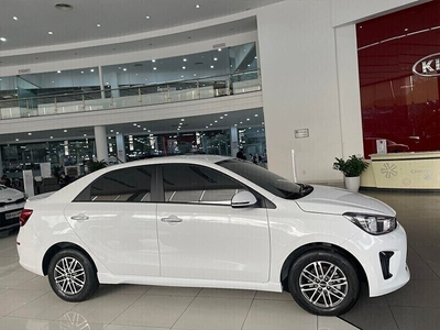 KIA Soluto MT