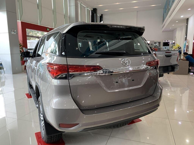 Toyota Fortuner 2.7AT Xăng 4x4