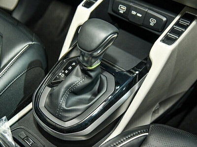 KIA Carens 1.5G Deluxe