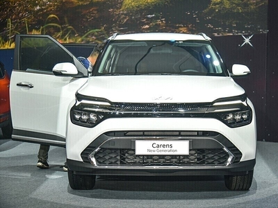 KIA Carens 1.5G Deluxe