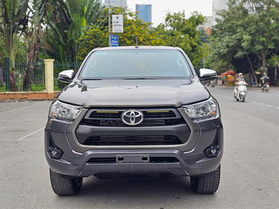 Toyota Hilux 2.4L 4X4 MT 2025