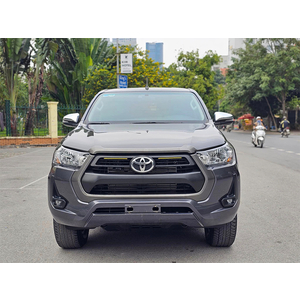 Toyota Hilux 2.4L 4X4 MT 2024