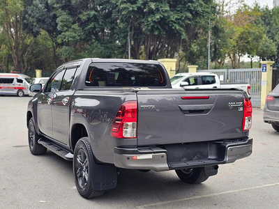 Toyota Hilux 2.4L 4X4 MT 2025