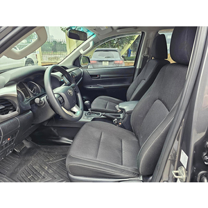 Toyota Hilux 2.4L 4X4 MT 2024